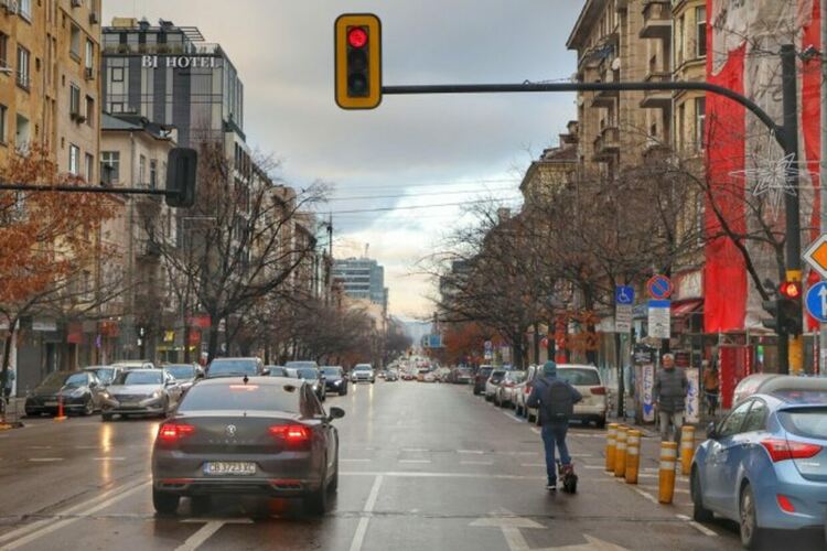 Има ли тротинетка, има проблем. Европа и транспортният хаос на две гуми