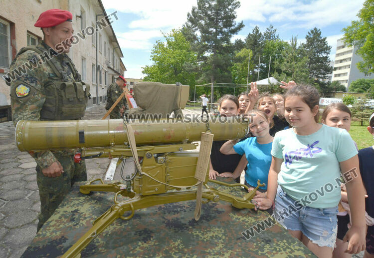 Хасковското поделение отвори врати за Деня на детето