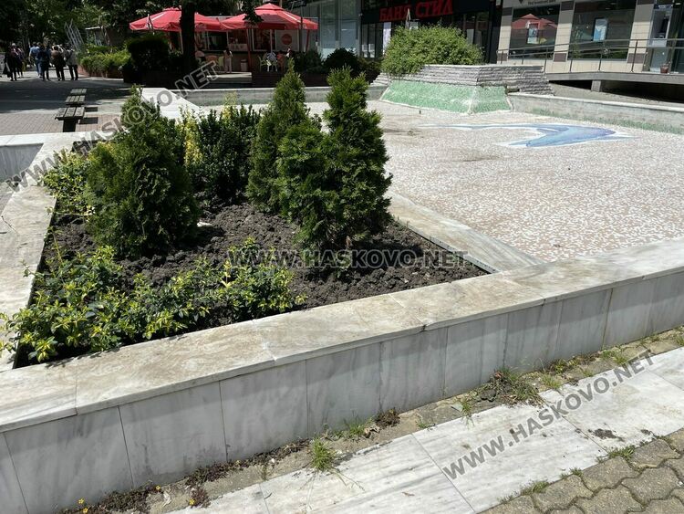 Подготвят за пускане шадраваните в Хасково, предстои ремонт на този до слънчевия часовник 