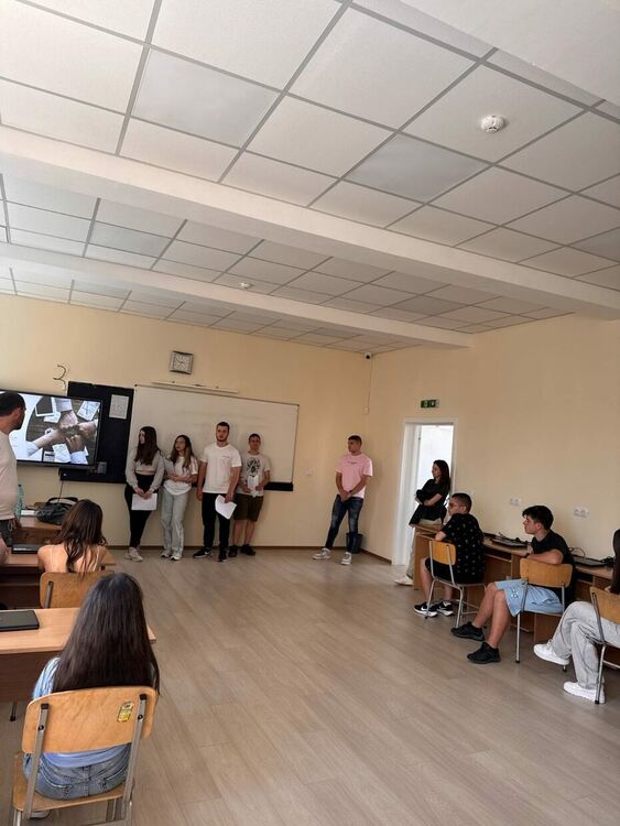 ФСГ „Атанас Буров“ отвори врати за бъдещи гимназисти