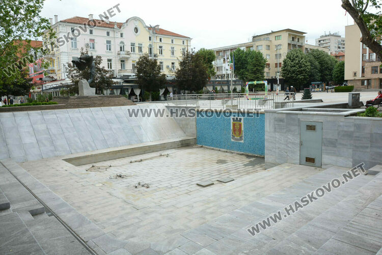 Подготвят за пускане шадраваните в Хасково, предстои ремонт на този до слънчевия часовник 