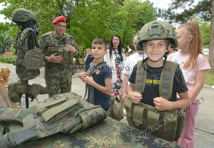 Хасковското поделение отвори врати за Деня на детето