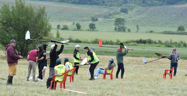 Авиомоделисти от България и Гърция участват на Купа “Хасково”