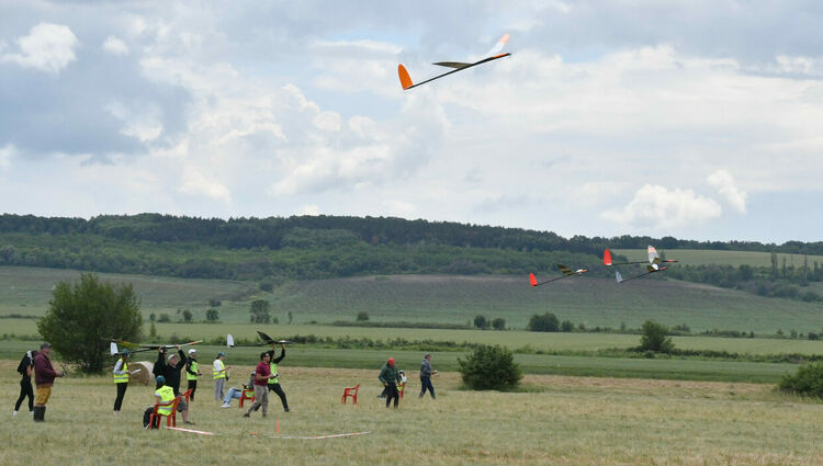 Авиомоделисти от България и Гърция участват на Купа “Хасково”