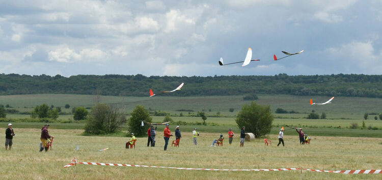 Авиомоделисти от България и Гърция участват на Купа “Хасково”