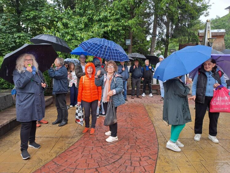 Десетки се събраха в защита на лева и с искане за референдум в Смолян