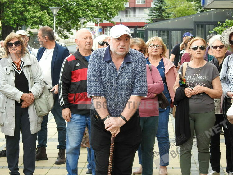 Десетки скандираха „Оставка!” и „Искаме си лева!”в Кърджали,настояха за референдум