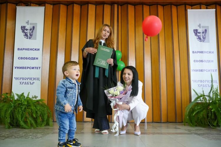 Варненският свободен университет изпрати тържествено Випуск 2024 в Смолян