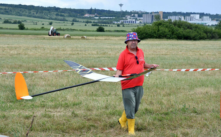 Авиомоделисти от България и Гърция участват на Купа “Хасково”