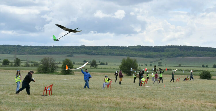 Авиомоделисти от България и Гърция участват на Купа “Хасково”