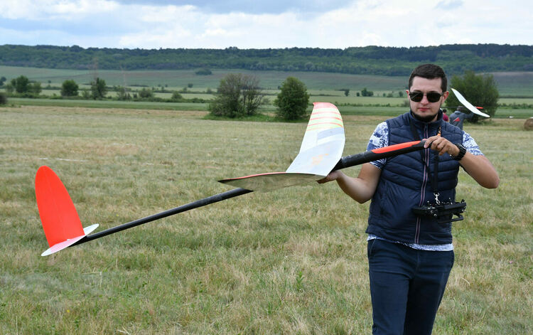 Авиомоделисти от България и Гърция участват на Купа “Хасково”