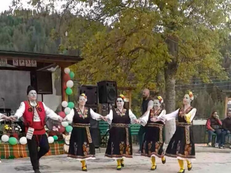 Село Виево отново оживя с традиционния си празник: „Обичам те, мой роден край“