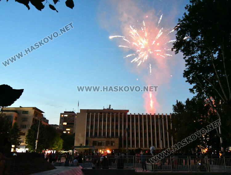 Тържествена заря-проверка за Деня на Ботев в Хасково 