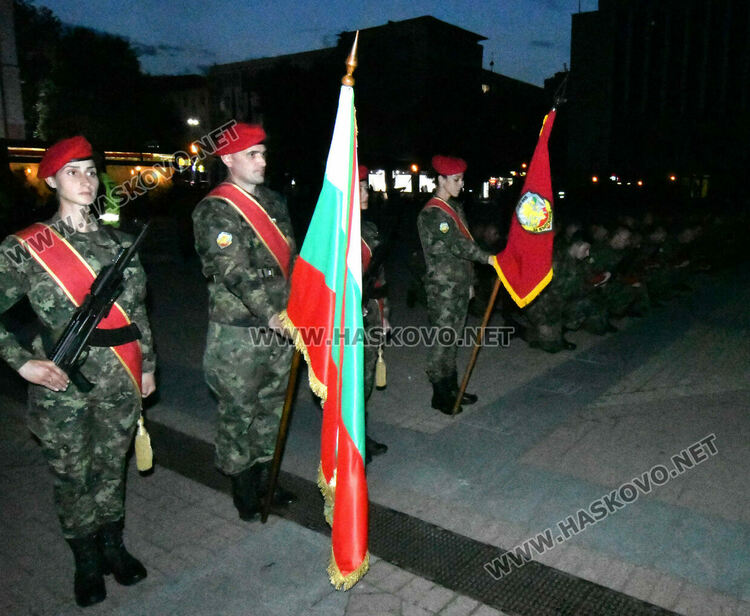 Тържествена заря-проверка за Деня на Ботев в Хасково 
