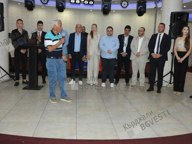 Петър Петков е новият президент на Ротари клуб Кърджали,  ротарианците удрят рамо на детския футбол