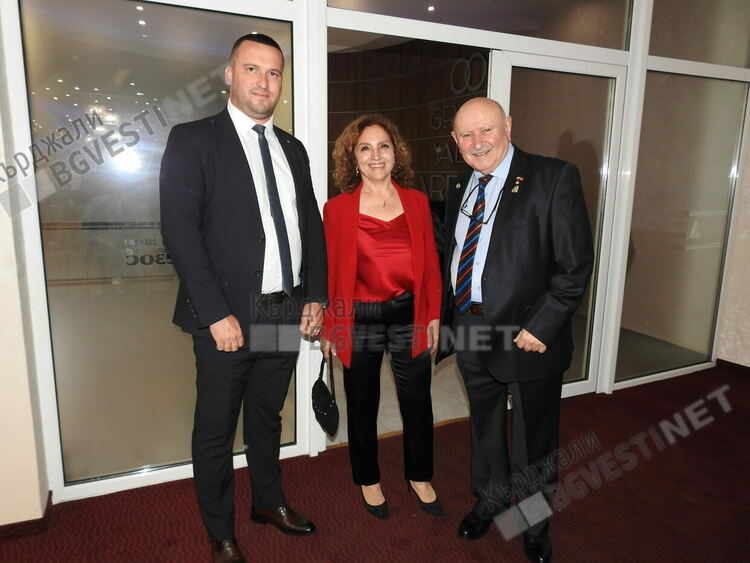 Петър Петков е новият президент на Ротари клуб Кърджали,  ротарианците удрят рамо на детския футбол