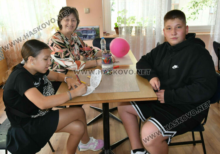 Балони с послания и хвърчила полетяха в Деня на детето в Хасково