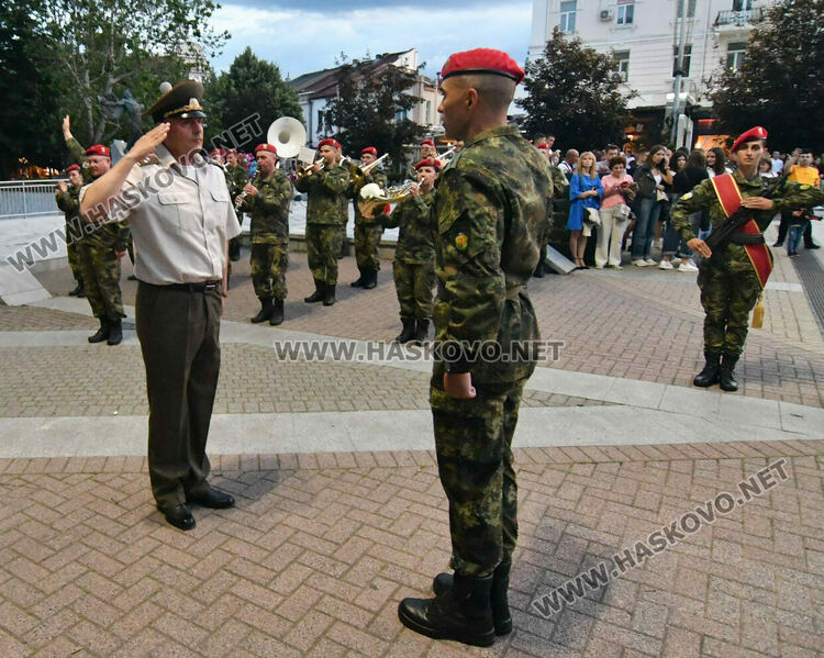 Тържествена заря-проверка за Деня на Ботев в Хасково 