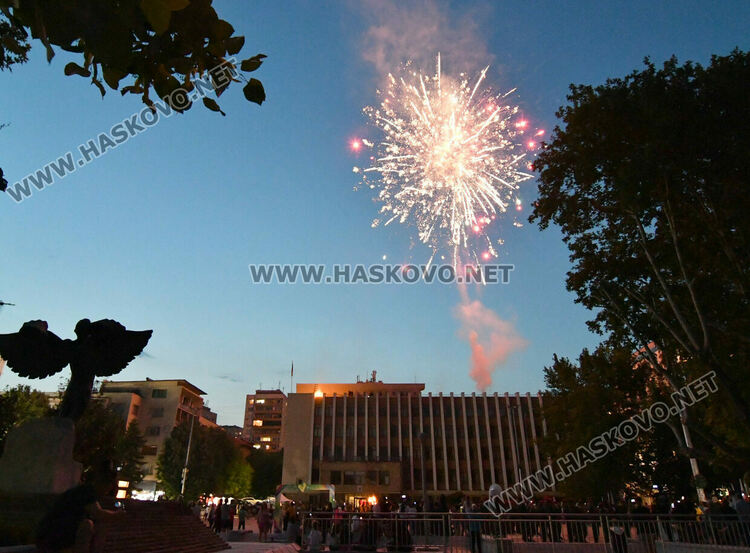 Тържествена заря-проверка за Деня на Ботев в Хасково 