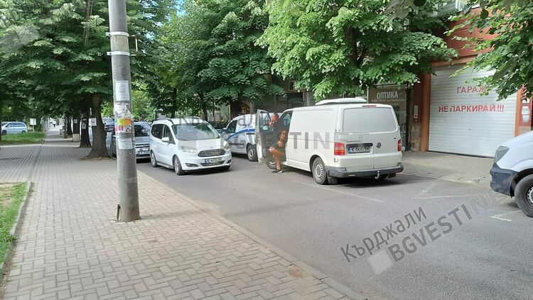 Ремонтните дейности бъркат шофьорите в Кърджали, навлизането в насрещното е ежедневие