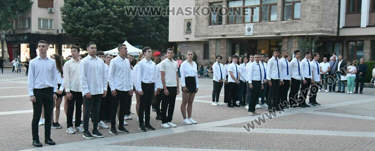Тържествена заря-проверка за Деня на Ботев в Хасково 