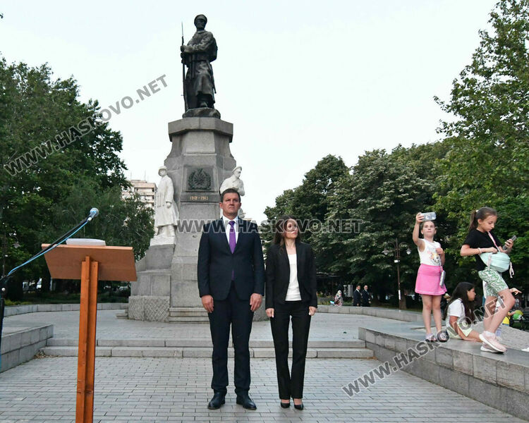 Тържествена заря-проверка за Деня на Ботев в Хасково 