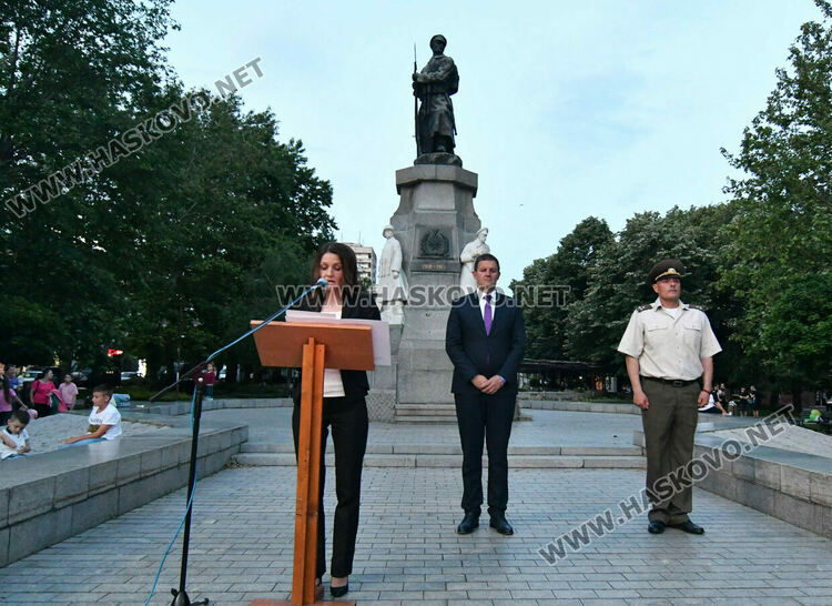 Тържествена заря-проверка за Деня на Ботев в Хасково 