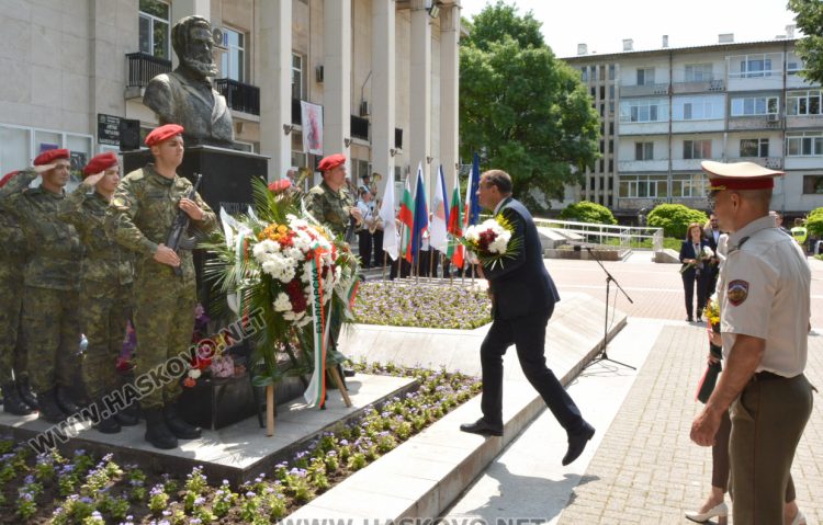 Хасково се поклони пред Ботев и загиналите за свободата ни герои