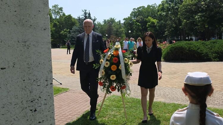 Димитровград се поклони пред Ботев и загиналите за свободата ни герои