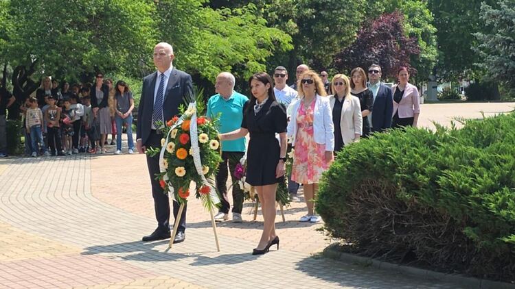 Димитровград се поклони пред Ботев и загиналите за свободата ни герои