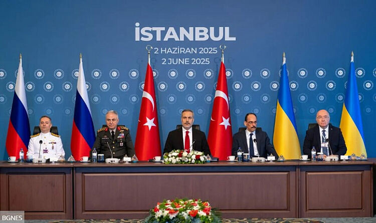 Мир на хартия, ракети на терен: Истанбулските преговори на ръба на фарса