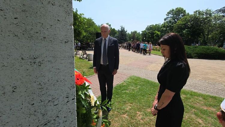 Димитровград се поклони пред Ботев и загиналите за свободата ни герои