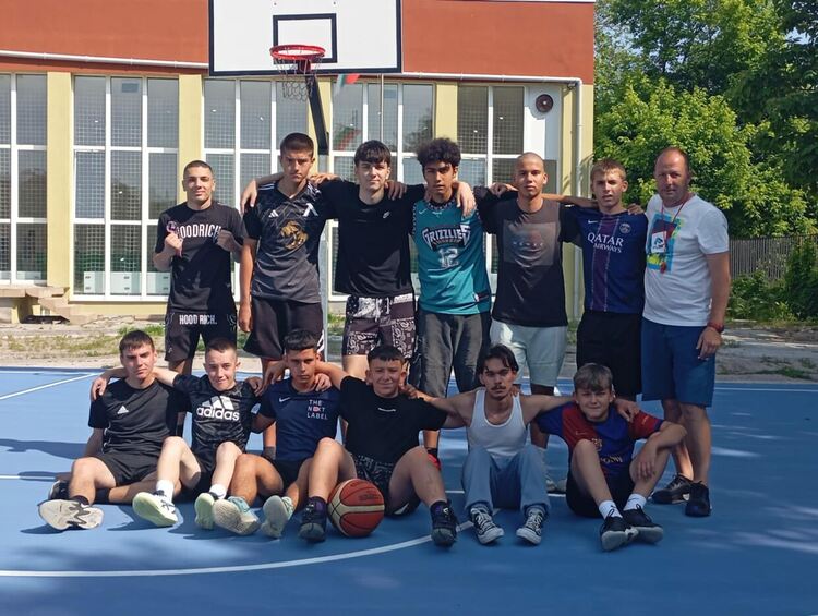 Грамоти за изявени ученици и спортни състезания за патронния празник на ПГМЕТ в Хасково