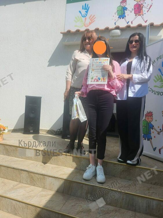 Конкурс за рисунка „Детство мое” зарадва деца със специални образователни потребности в областта