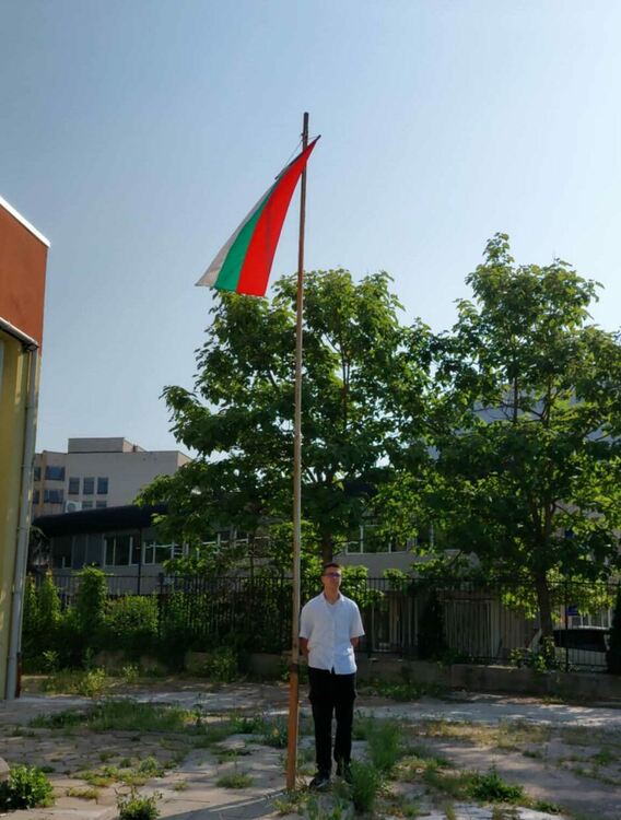 Грамоти за изявени ученици и спортни състезания за патронния празник на ПГМЕТ в Хасково