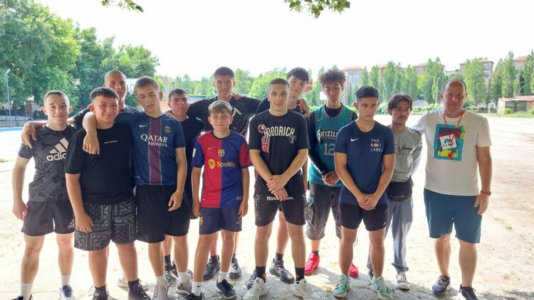 Грамоти за изявени ученици и спортни състезания за патронния празник на ПГМЕТ в Хасково