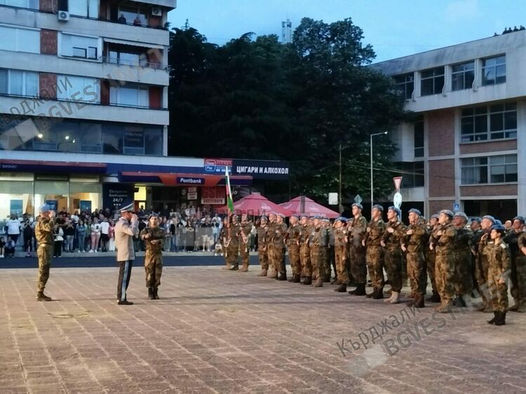 Кърджалийци се поклониха пред паметта на Ботев и героите на България/снимки/