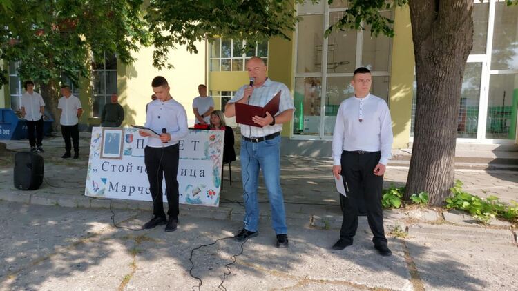 Грамоти за изявени ученици и спортни състезания за патронния празник на ПГМЕТ в Хасково