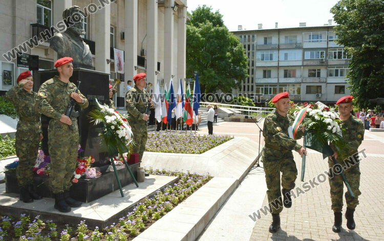 Хасково се поклони пред Ботев и загиналите за свободата ни герои
