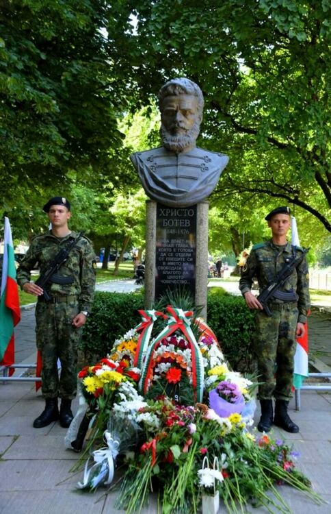 149 години безсмъртие – Асеновград се поклони пред Ботев