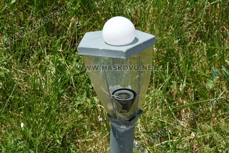 Хасковлия: Младежи чупят лампи, пейки и съоръжения в парка зад ДНА