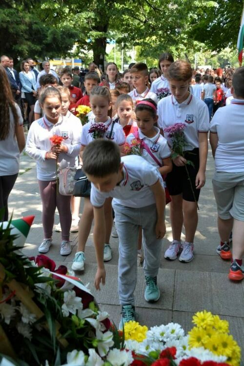 149 години безсмъртие – Асеновград се поклони пред Ботев