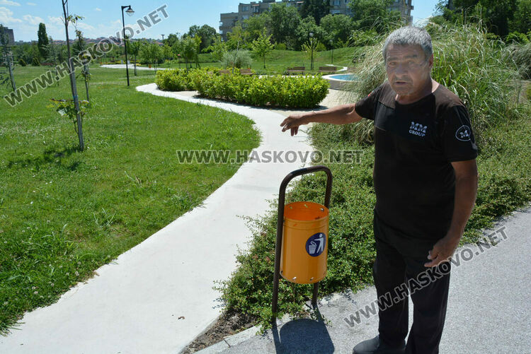 Хасковлия: Младежи чупят лампи, пейки и съоръжения в парка зад ДНА