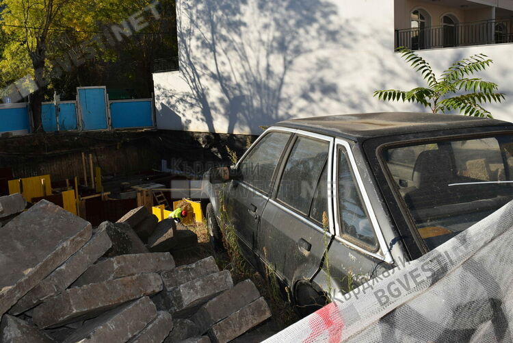 59 заповеди са издадени от Община Кърджали за принудително премахване на излезли от употреба автомобили