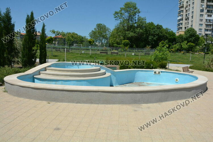 Хасковлия: Младежи чупят лампи, пейки и съоръжения в парка зад ДНА