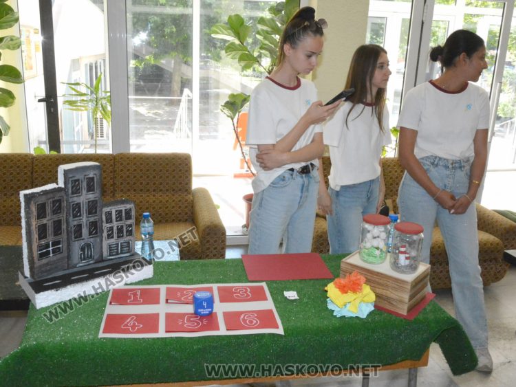 Ученици от три училища представят иновативни идеи на фестивала „Сай Хай“ 