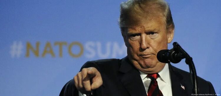 Още по време на първия си мандат Доналд Тръмп постави съществуването на НАТО под въпрос
