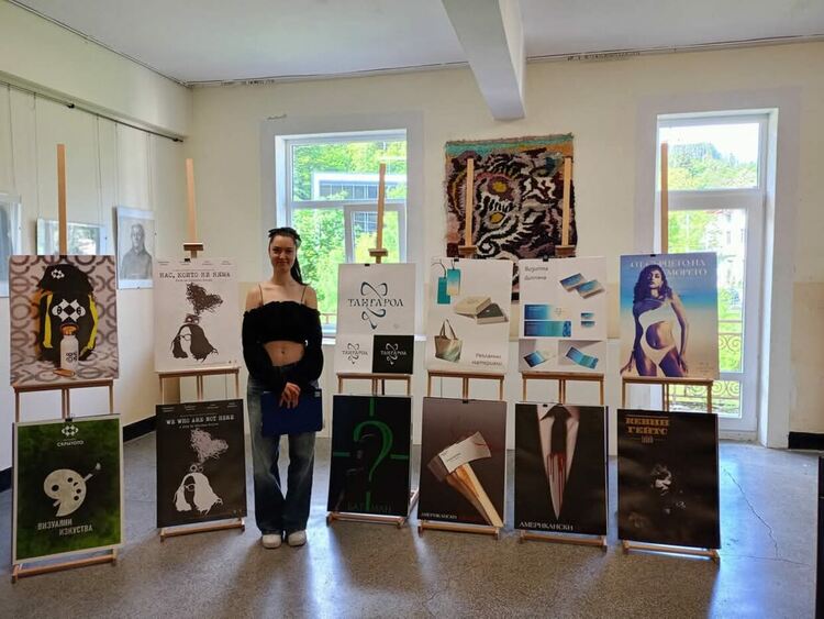 Млади таланти от Художествената гимназия в Смолян ще представят годишната си изложба тази вечер