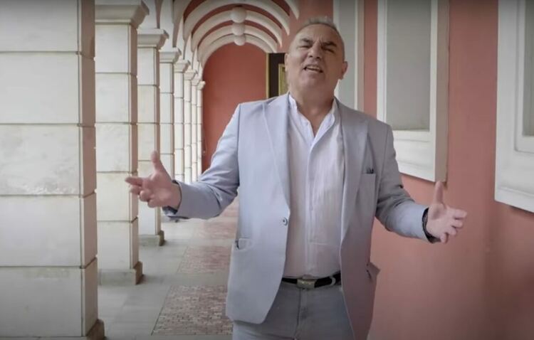 Песента на тримата театрални директори (ако не броим бившия министър на културата) 