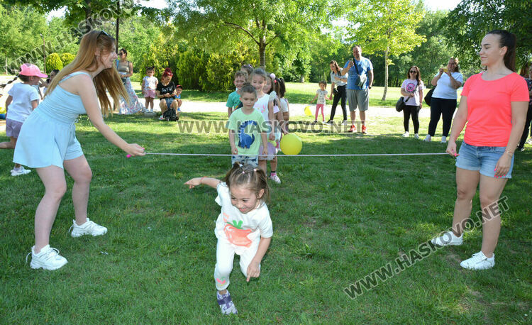 „Инър уил“ Хасково обособи детски кът на „Ямача“ с поставяне на нови съоръжения